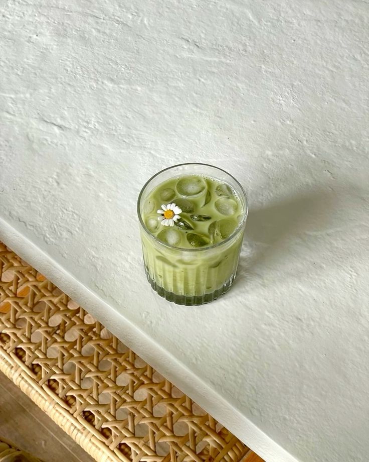 Le Matcha : Boisson miracle ou simple mode passagère ? Ce que vous devez savoir avant de commencer